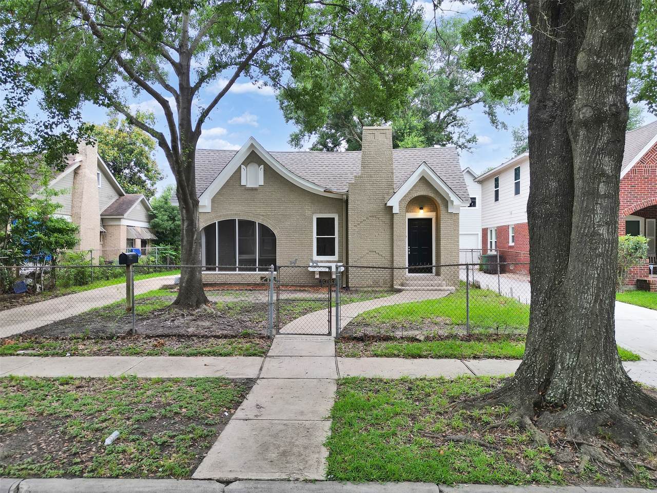1412 Lawson Street - Photo 1