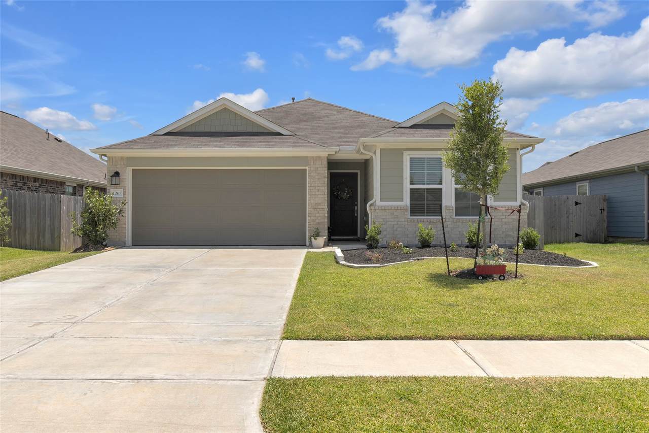 1207 Cavalry Junction Drive - Photo 1