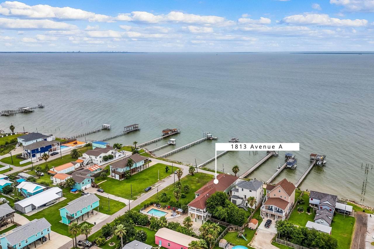 1813 Avenue A - Photo 1