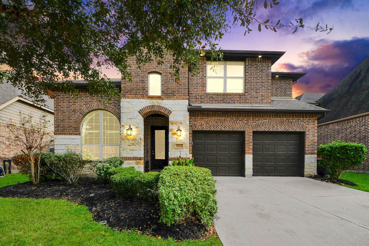 4811 Applewood Crest Lane - Photo 1