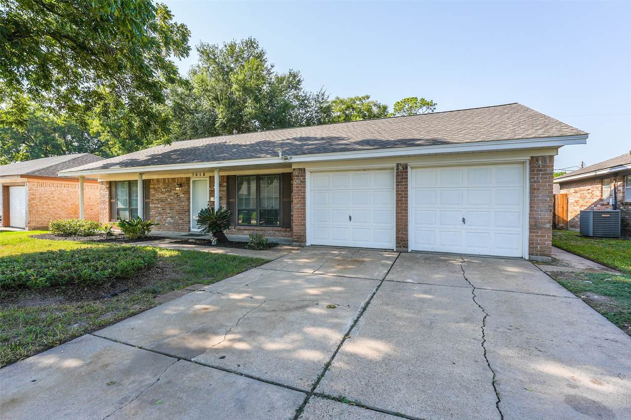 7015 Pine Vista Lane - Photo 1