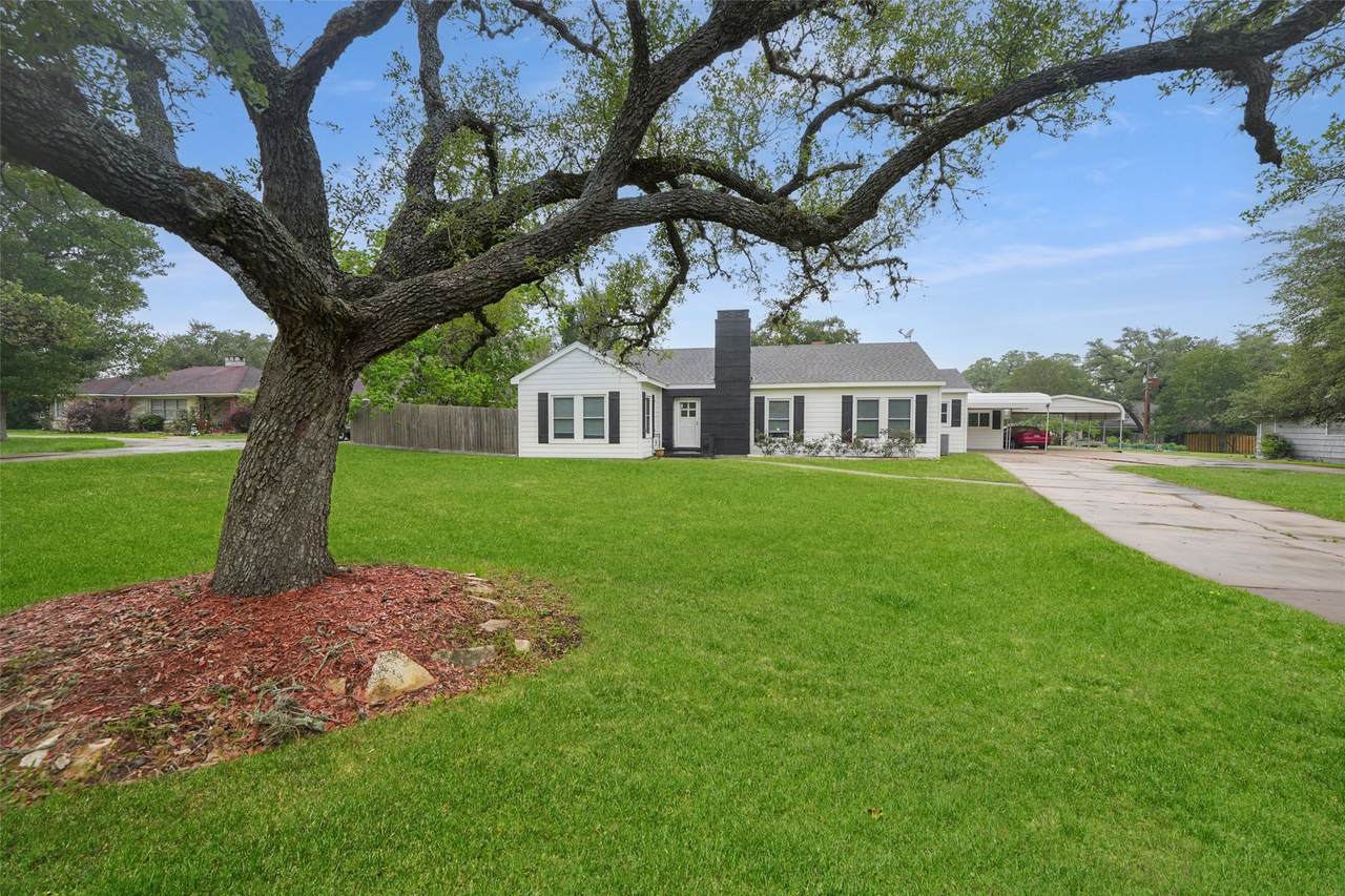 603 Mccarty Avenue - Photo 1