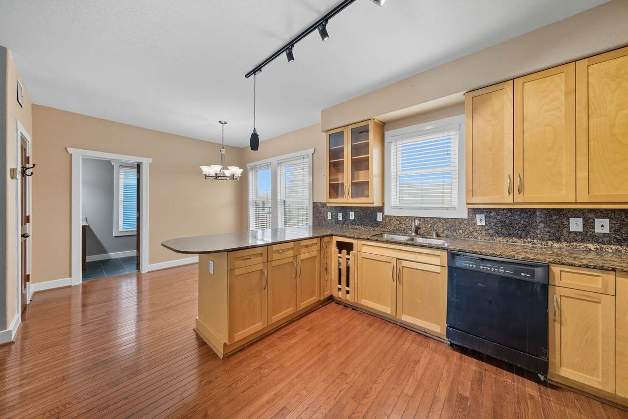 3015 Chenevert Street - Photo 1