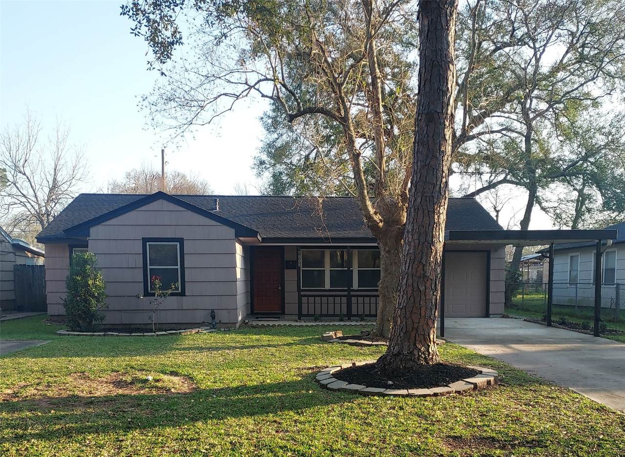 1008 Meadowlane Street - Photo 1
