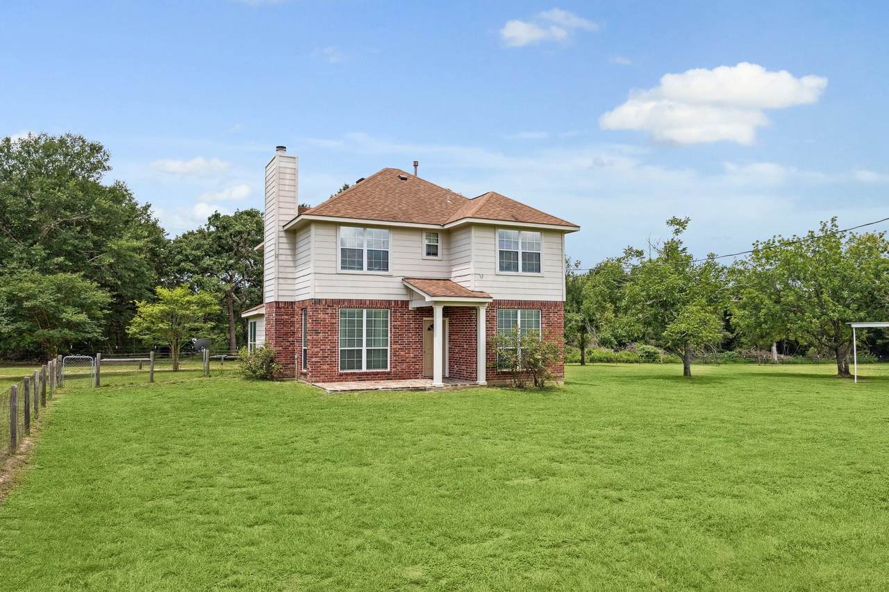 1083 Old Hwy 36 - Photo 1