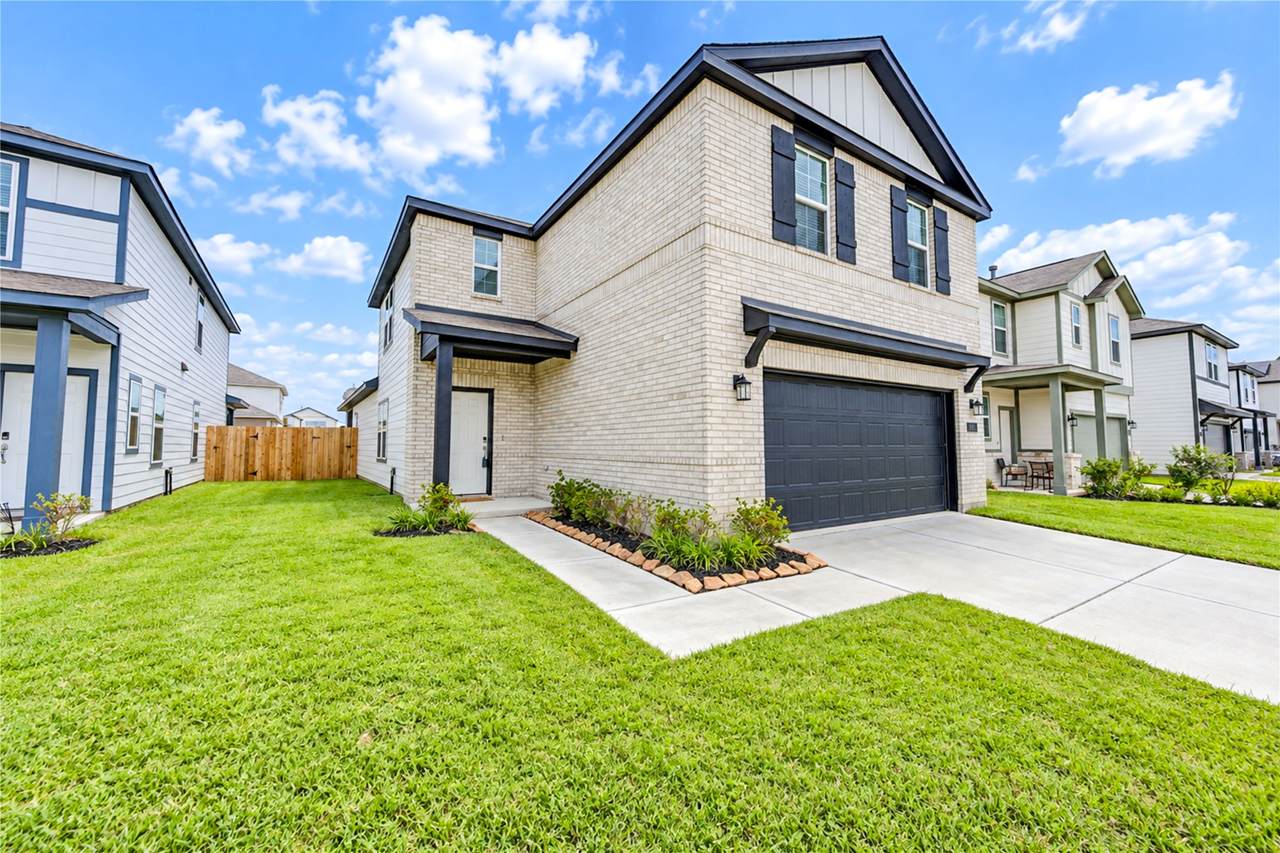 4011 Windy Whisper Drive - Photo 1