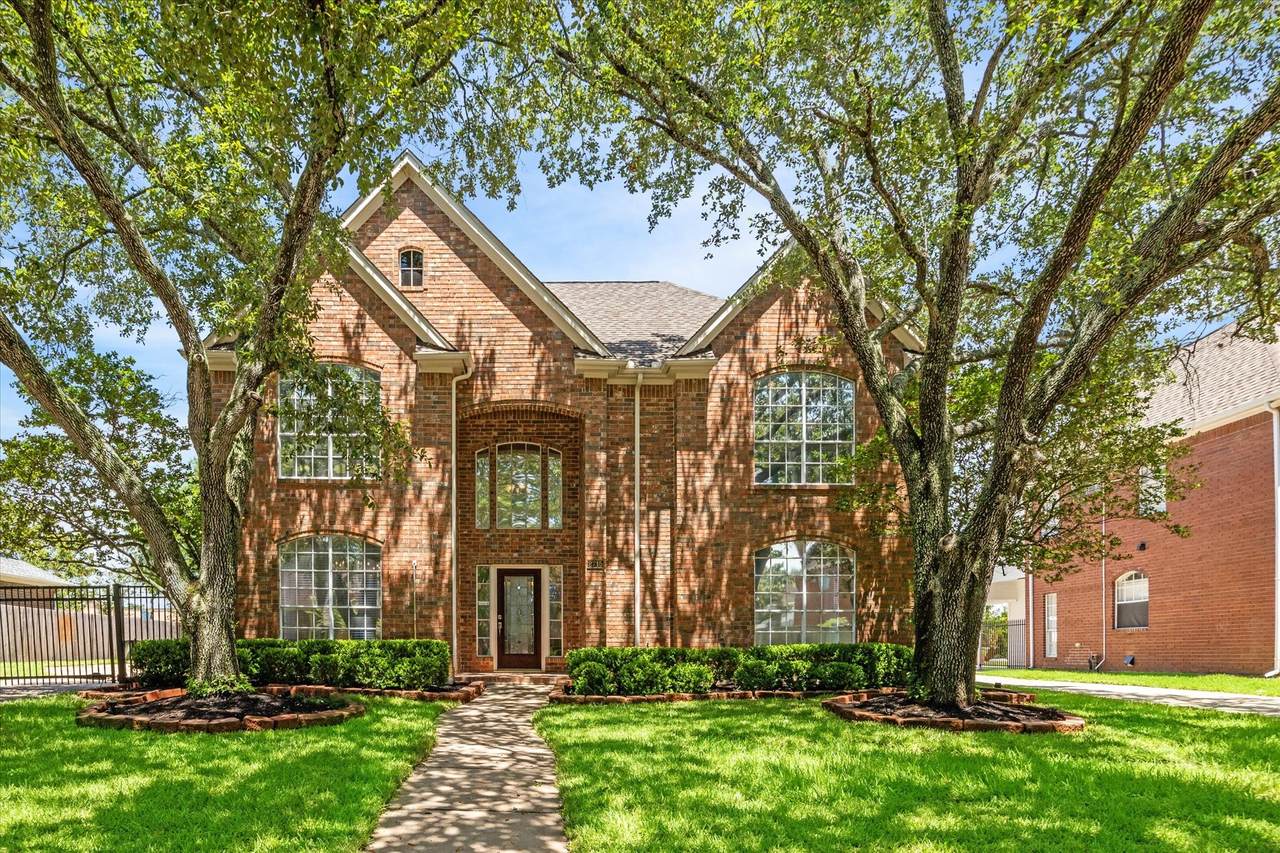2715 Oakland Drive - Photo 1