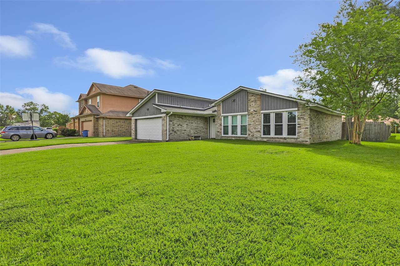 17502 Morning Star Avenue - Photo 1