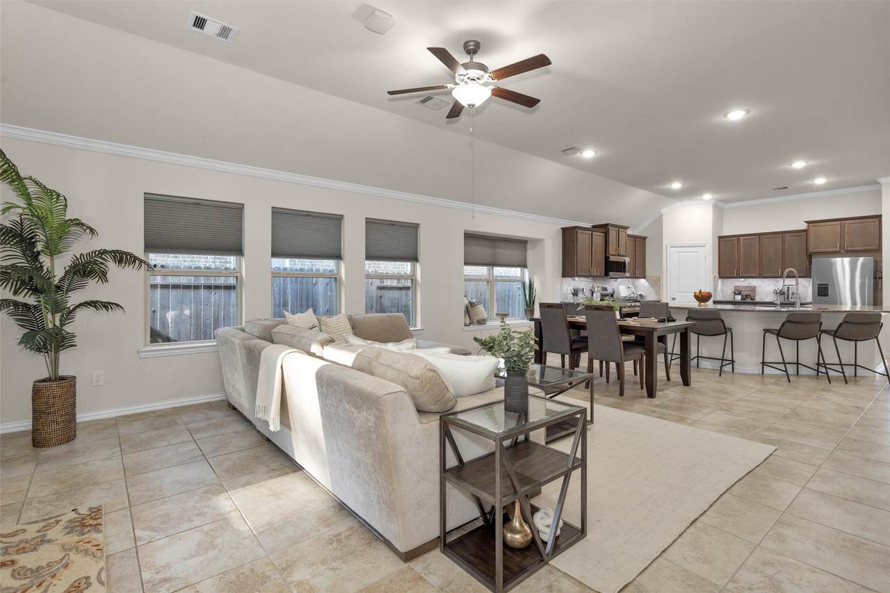 428 Auburn Pines Drive - Photo 1