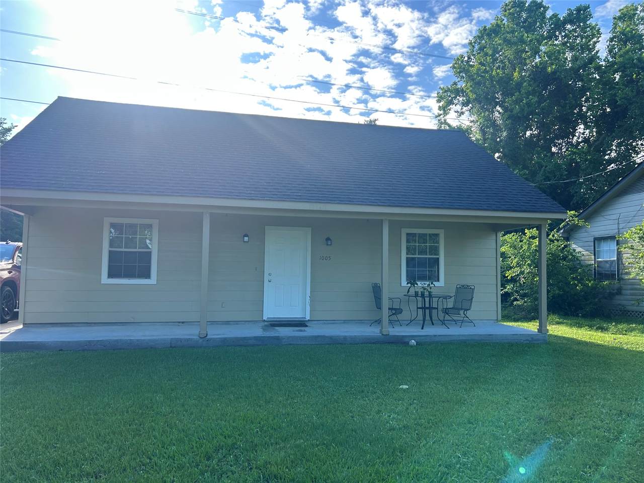 1005 Main Street - Photo 1