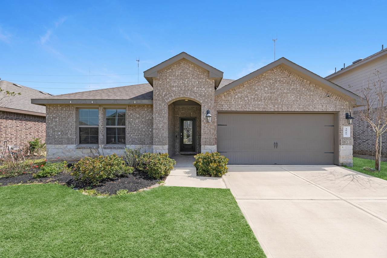 3917 Everett Terrace Lane - Photo 1