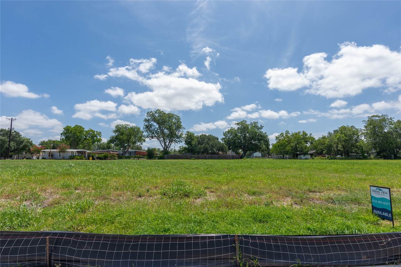 404 Koller Drive - Photo 1