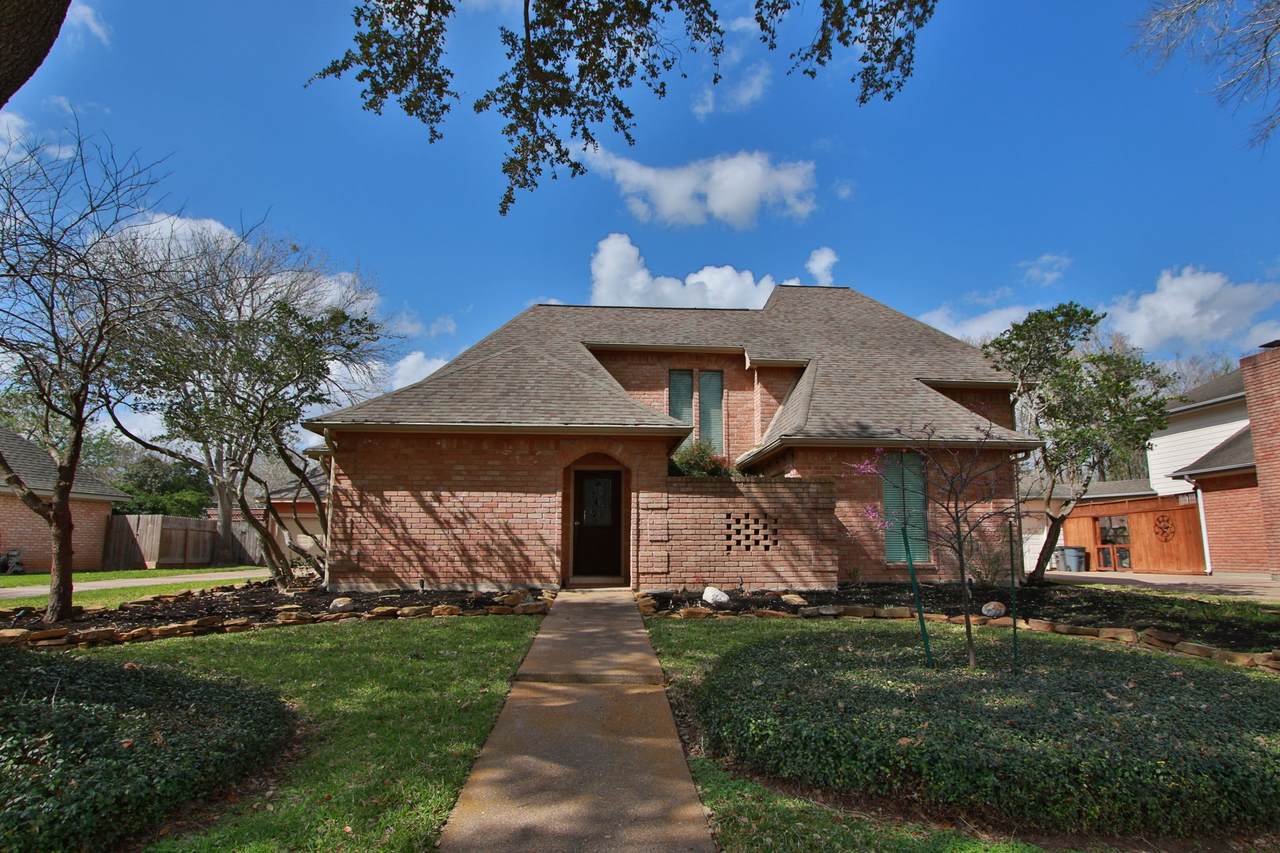 1402 Bittersweet Drive - Photo 1