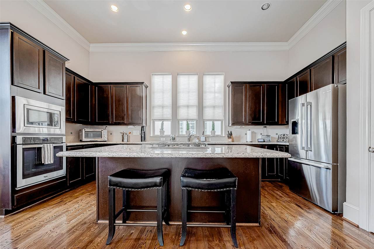 2524 Sherwin Street - Photo 1