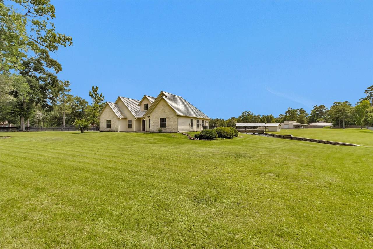 11426 Willis Waukegan Road - Photo 1