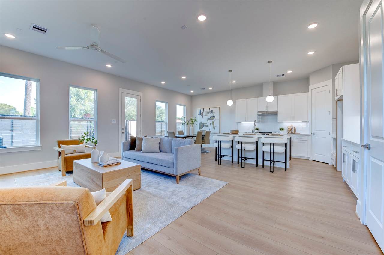 5128 Rosslyn Road - Photo 1