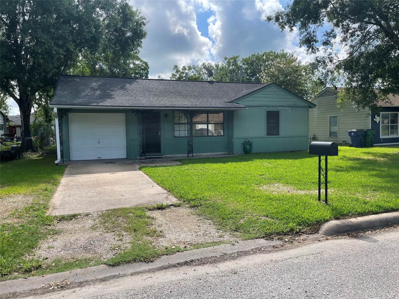 317 Evans Street - Photo 1