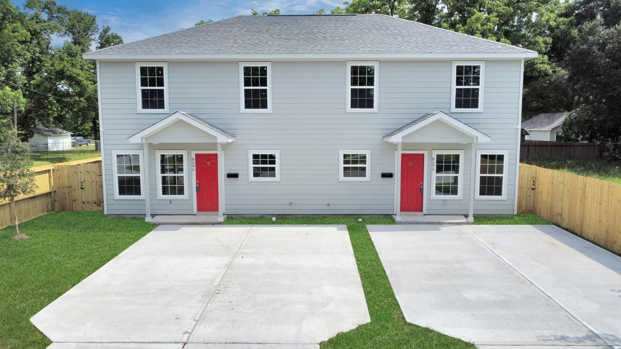 8595 Parkway Dr - Photo 1