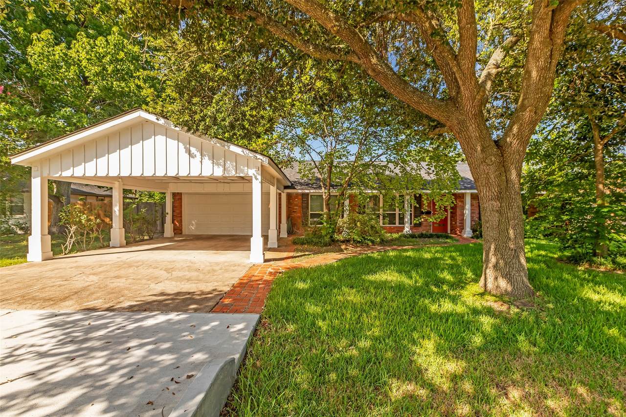 8902 Theysen Drive - Photo 1