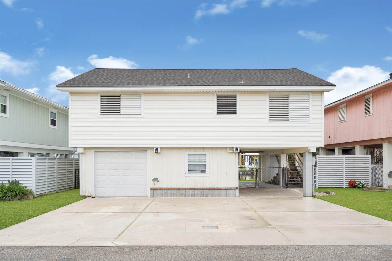 1227 Sailfish St - Photo 1
