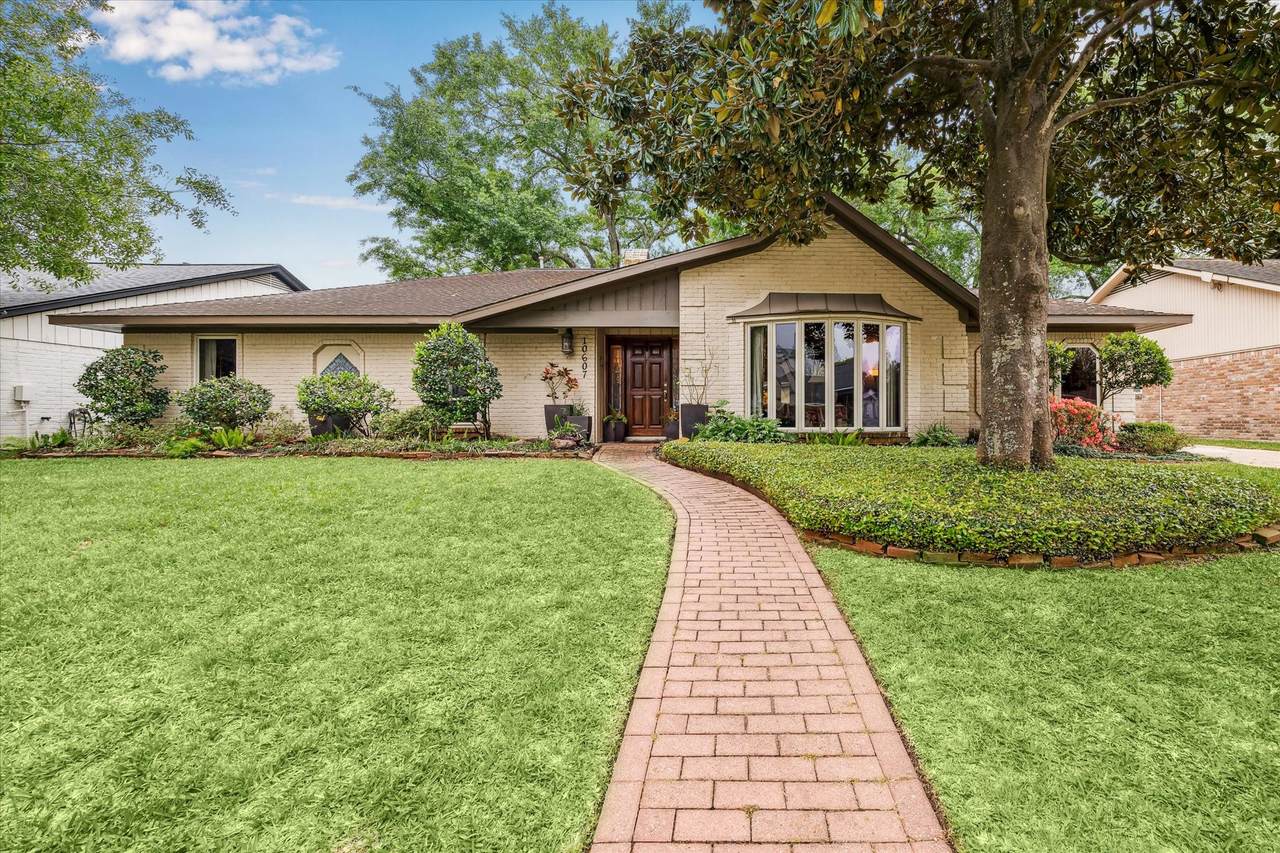 10607 Riverview Drive - Photo 1