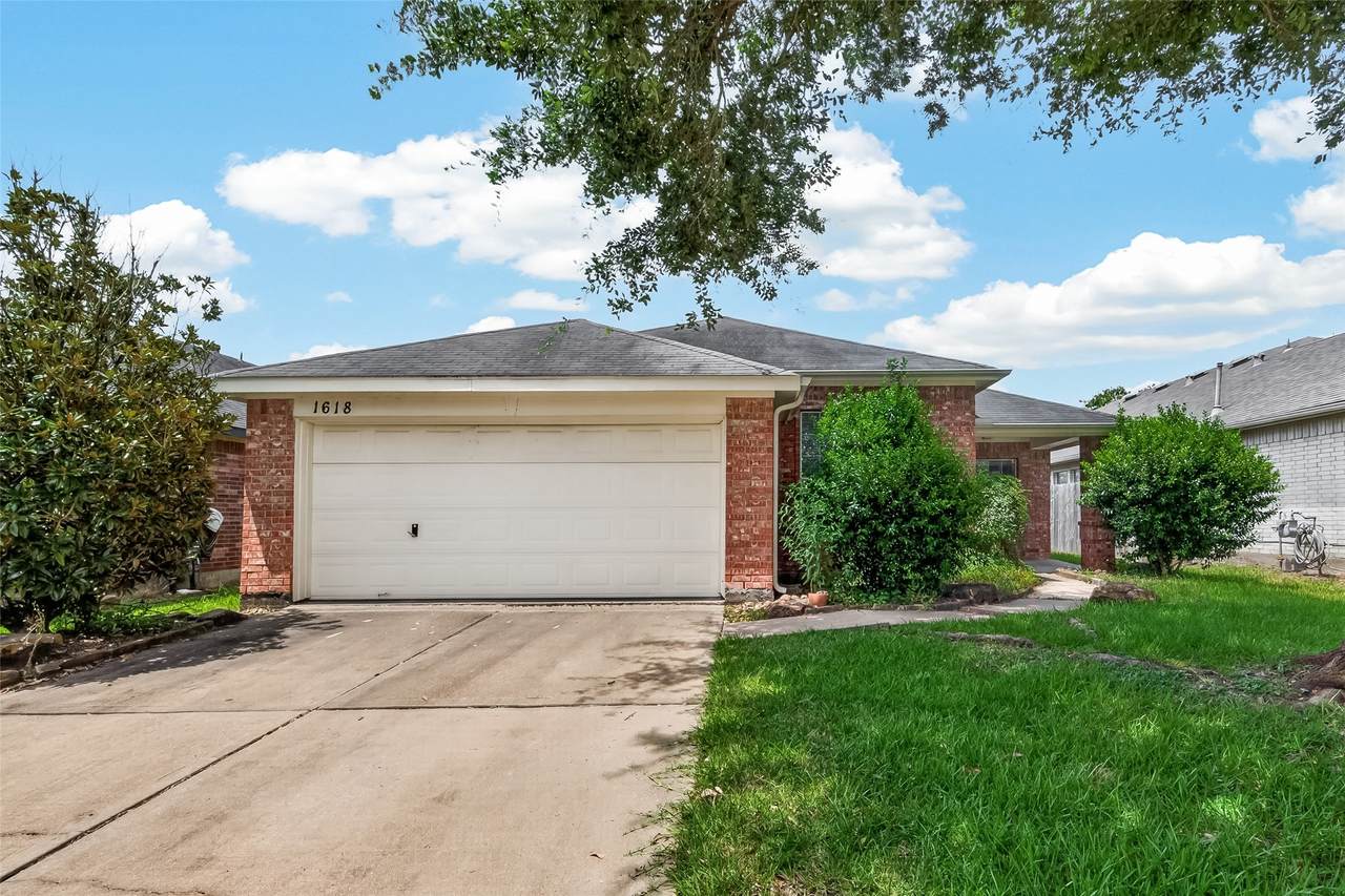 1618 Eberhart Star Court - Photo 1