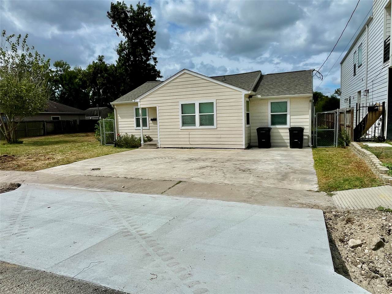 6810 Foster Street - Photo 1