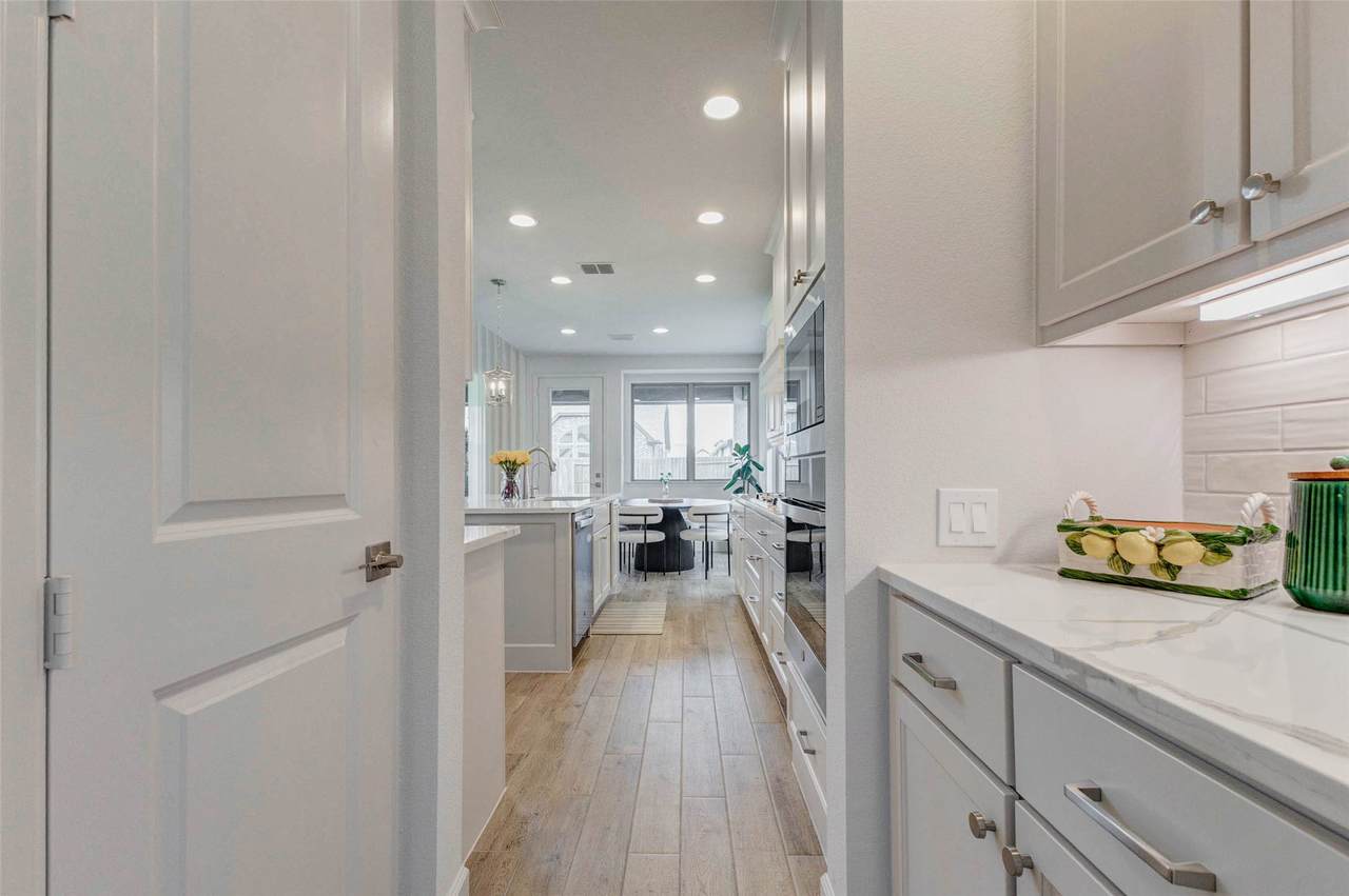 4322 Southpoint Way - Photo 1