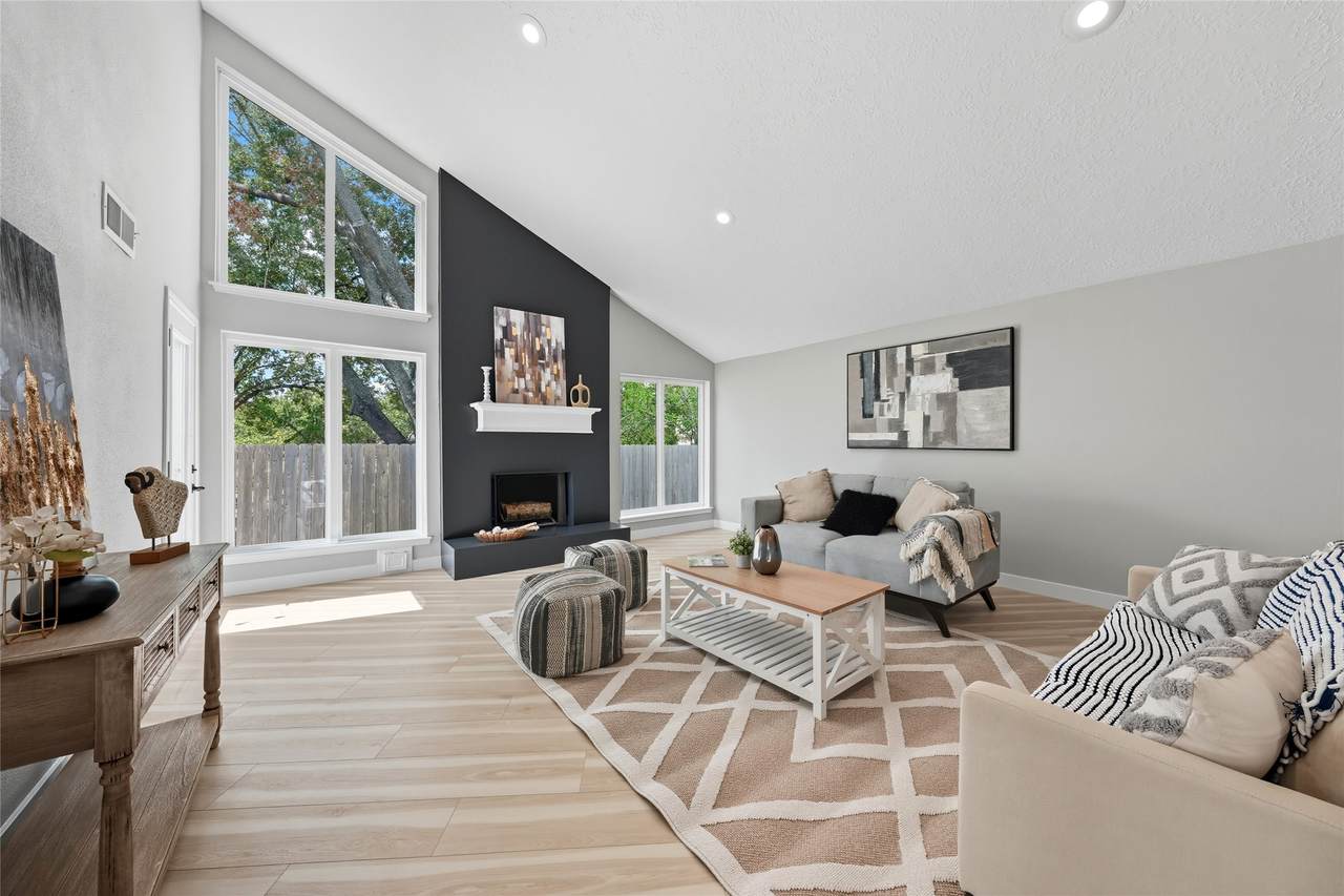 2006 Woodland Springs Street - Photo 1