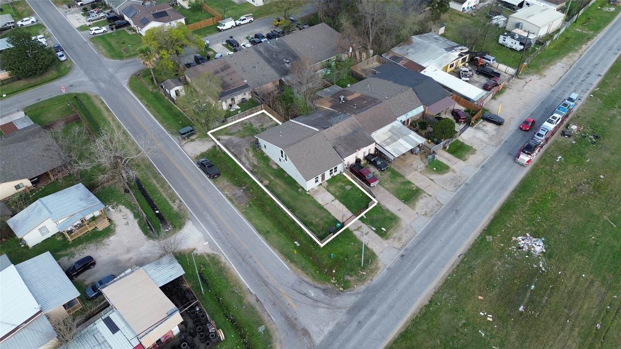 12703 Hardy Road - Photo 1