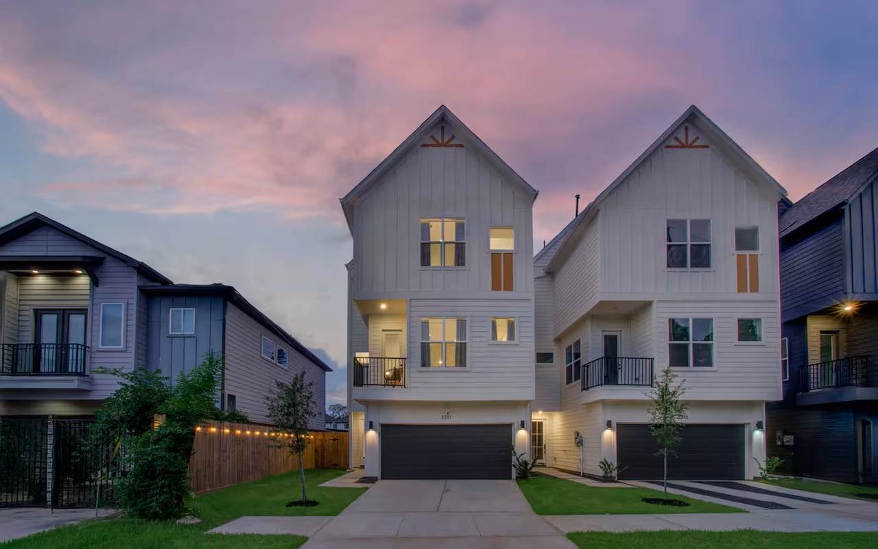 3311 Daphne Street - Photo 1