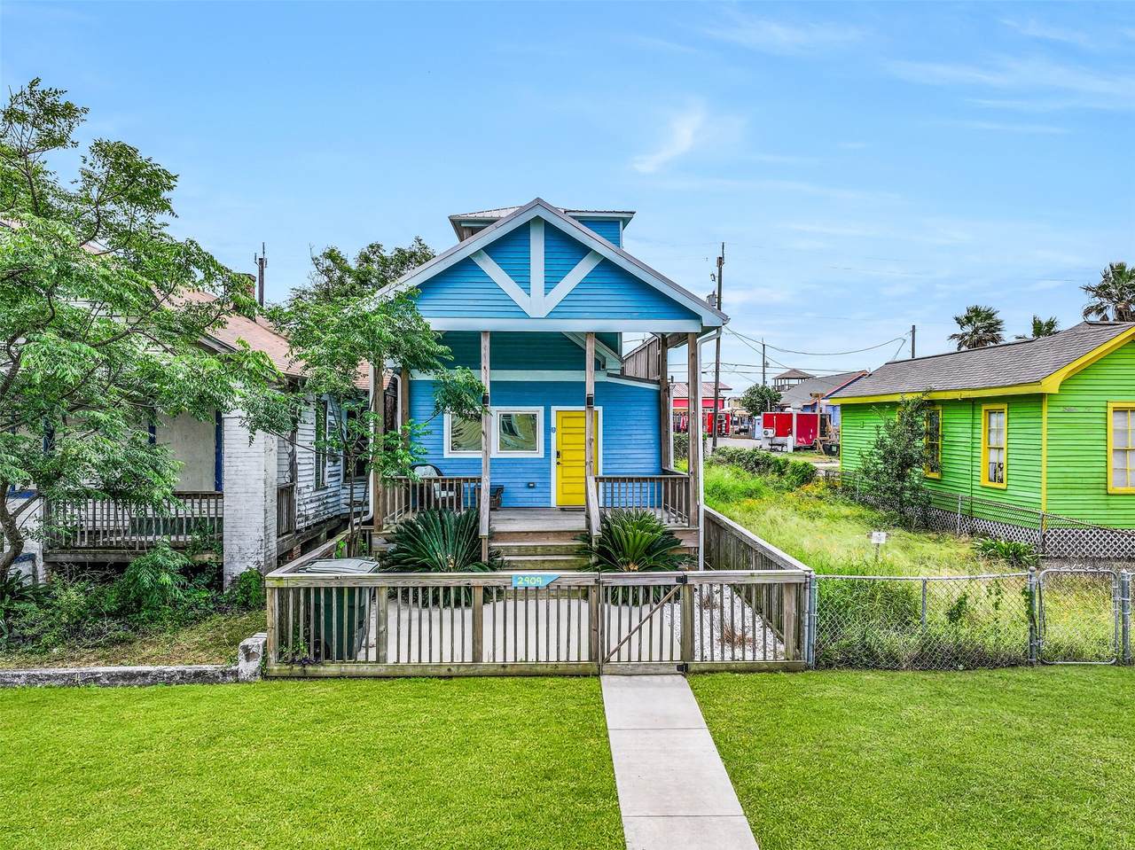 2909 Ave R - Photo 1