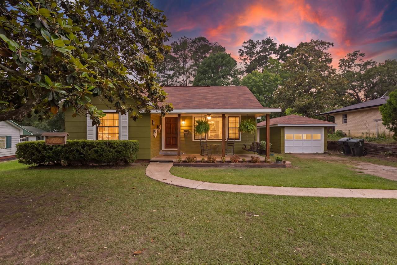 305 Kelley Boulevard - Photo 1