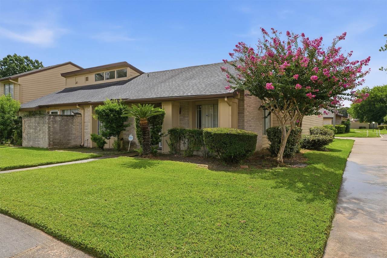 10331 Huntington Place Drive - Photo 1