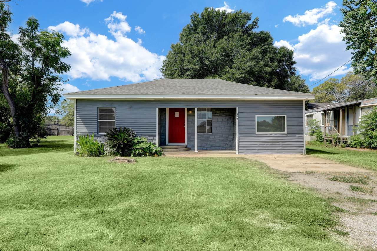 308 Bennett Drive - Photo 1