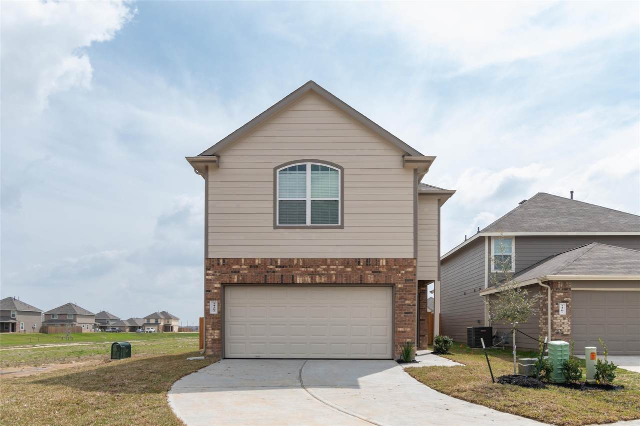24303 Dolce Marina Court - Photo 1