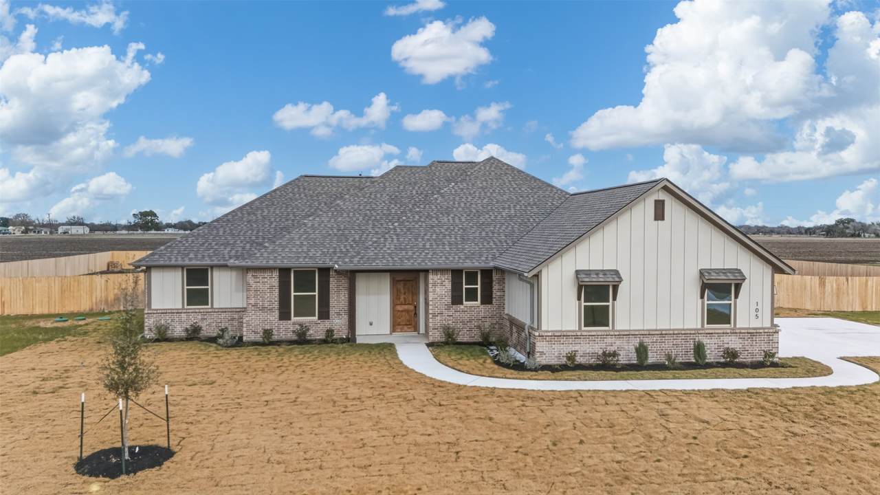 105 Court Side Drive - Photo 1