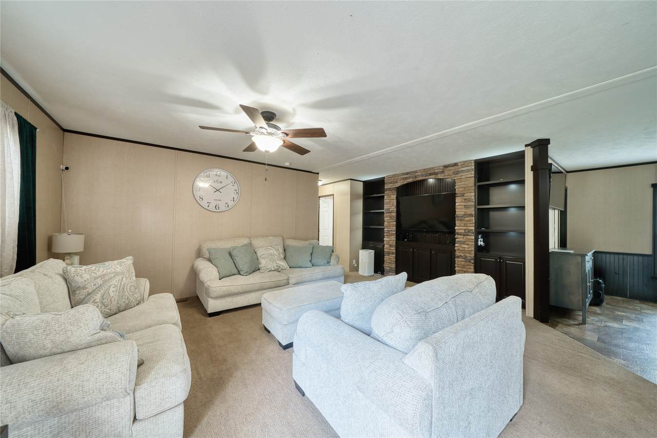 103 County Road 370 - Photo 1