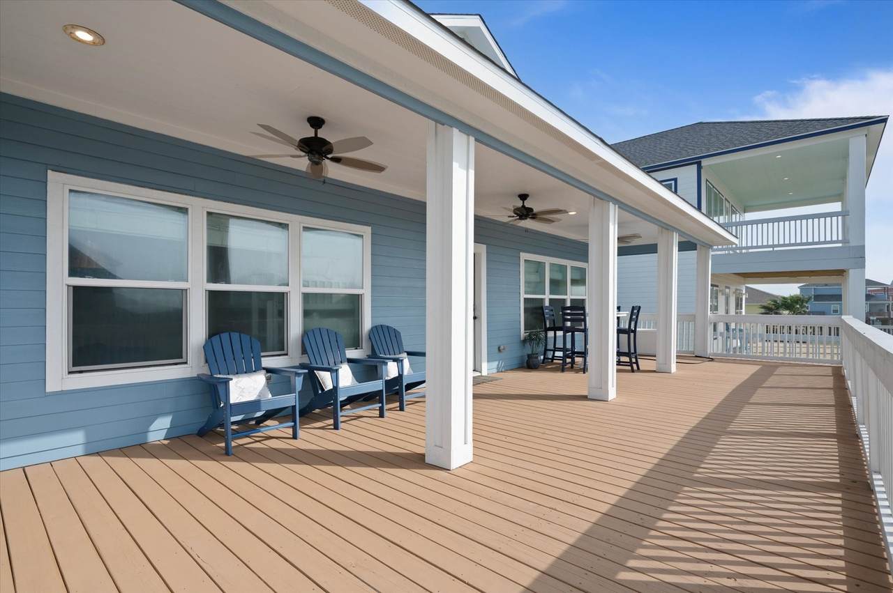 1985 Avenue I - Photo 1