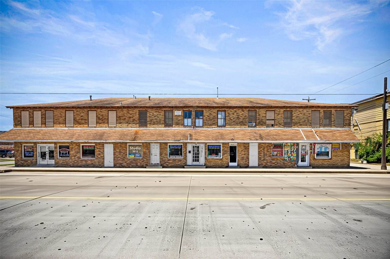 1915 45th Street - Photo 1