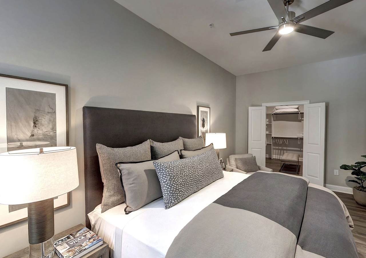 2111 Austin Street - Photo 1