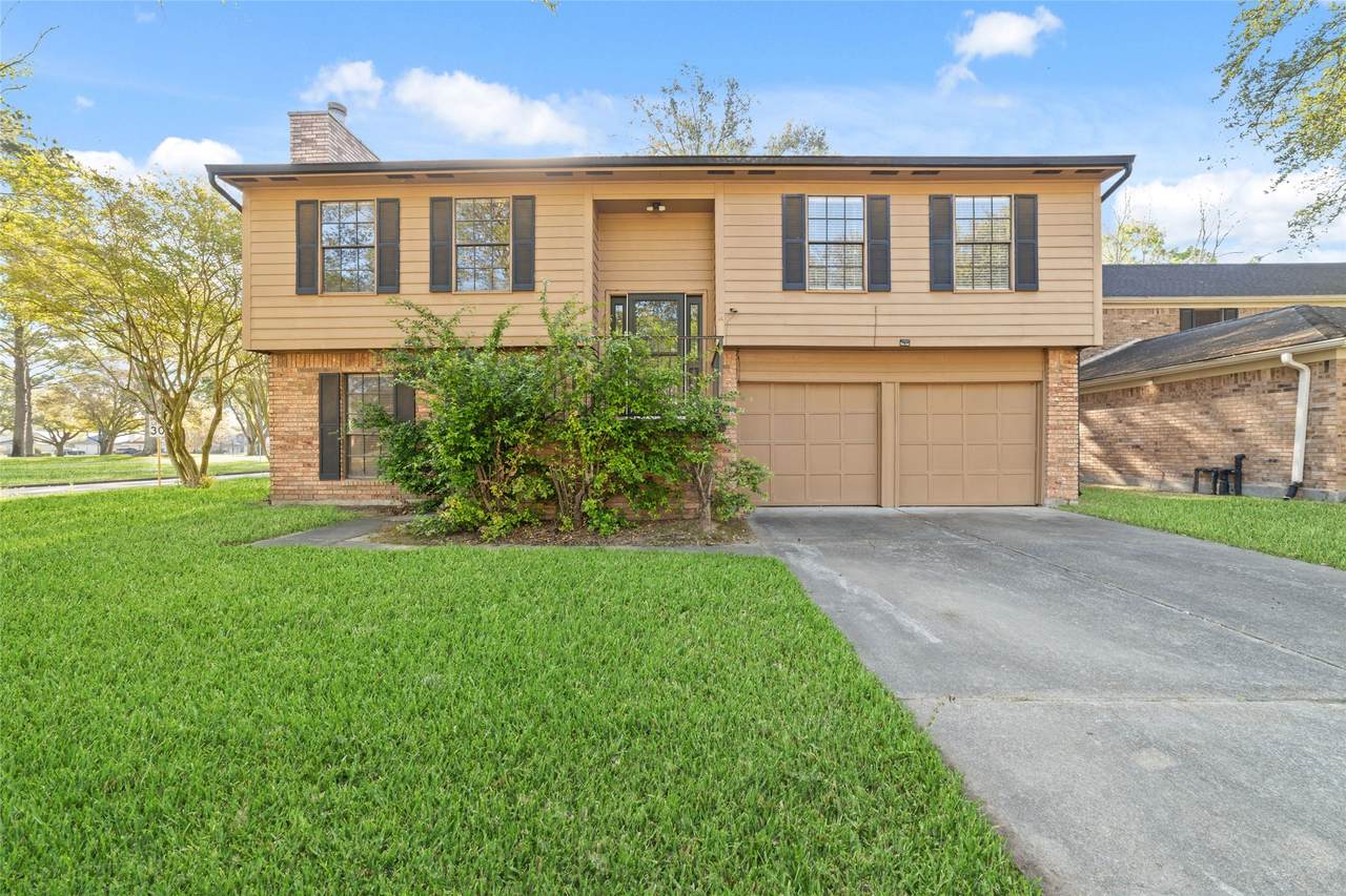 8426 Laurel Trails Drive - Photo 1