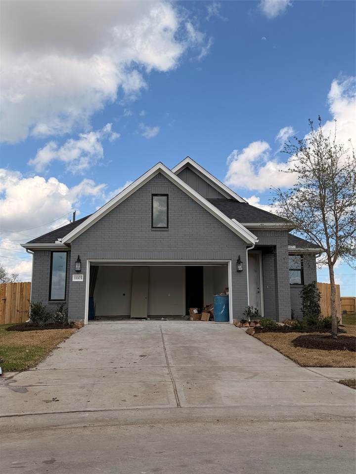 11103 Southwood Drive - Photo 1