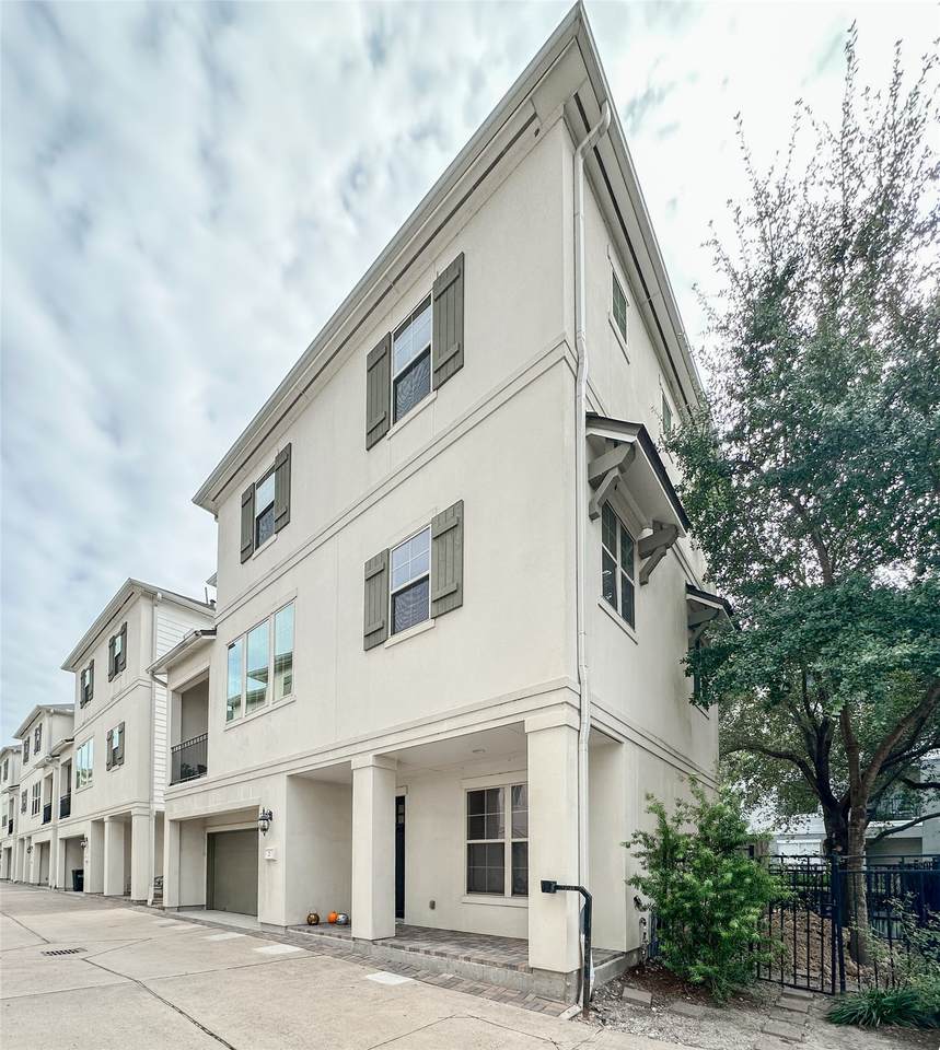 2 Hermann Park Court - Photo 1
