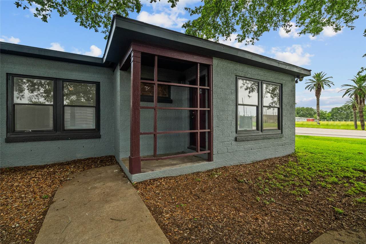 826 3rd Avenue - Photo 1