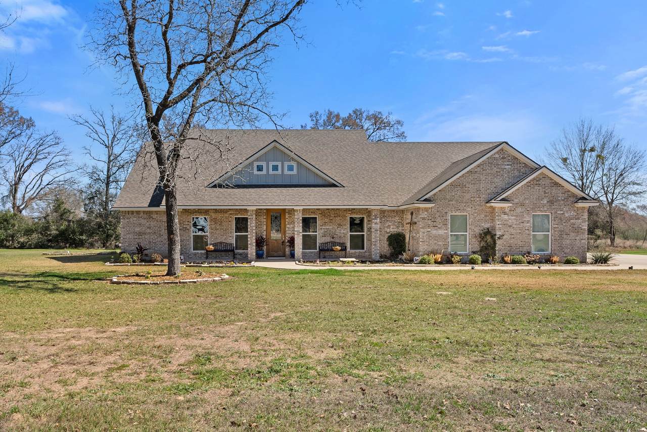 9066 King Oaks Drive - Photo 1