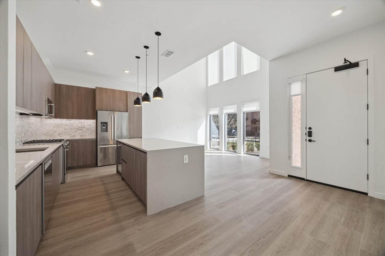 1 Riva Row - Photo 1