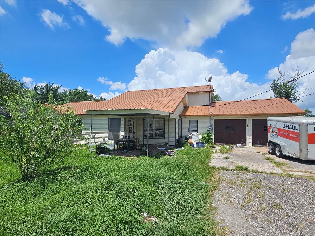 712 Oak Avenue - Photo 1