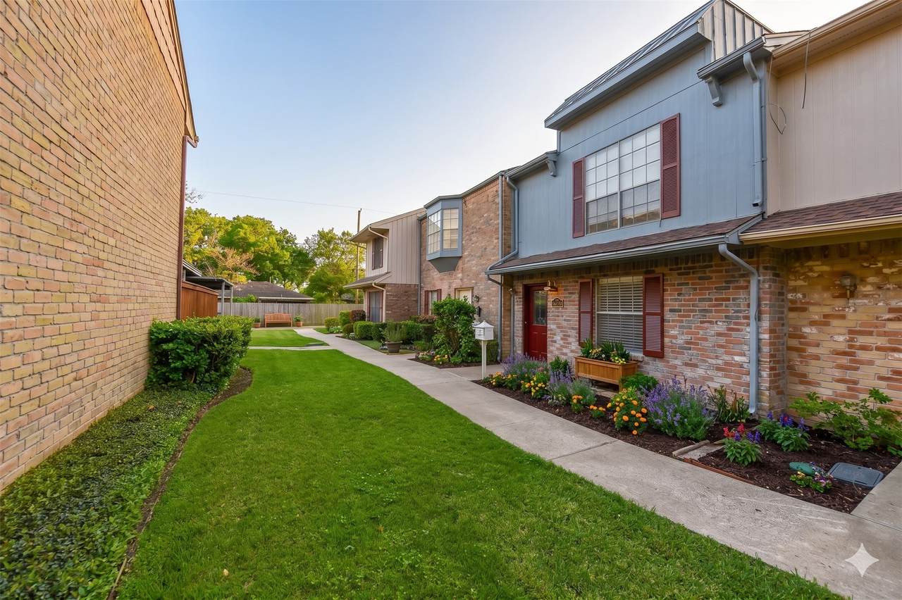 1069 Willow Oaks Circle - Photo 1