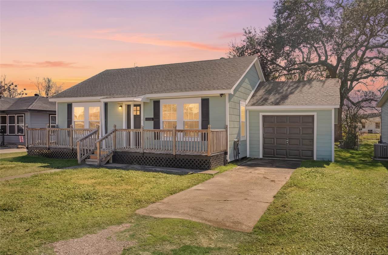 3125 South Dr - Photo 1